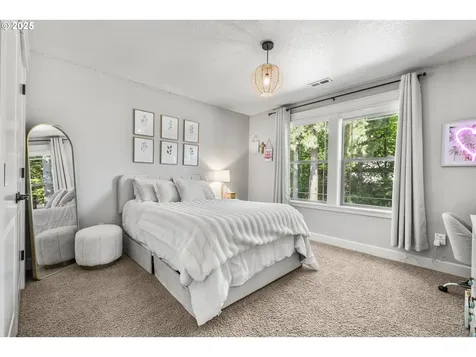977 Marylhurst Circle West Linn OR 97068