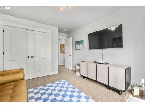 977 Marylhurst Circle West Linn OR 97068