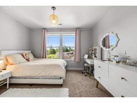 977 Marylhurst Circle West Linn OR 97068