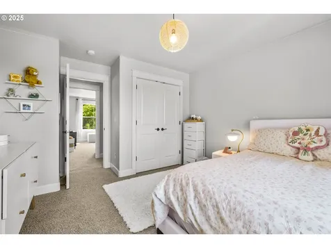 977 Marylhurst Circle West Linn OR 97068