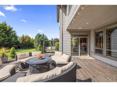 977 Marylhurst Circle West Linn OR 97068