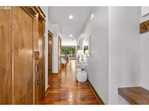 977 Marylhurst Circle West Linn OR 97068