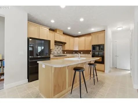 1607 Wood Duck Street Silverton OR 97381