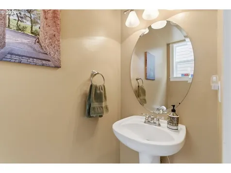1607 Wood Duck Street Silverton OR 97381