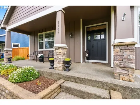 1607 Wood Duck Street Silverton OR 97381