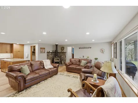 39692 Lacomb Drive Lebanon OR 97355