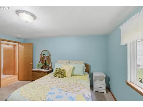39692 Lacomb Drive Lebanon OR 97355