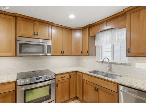 39692 Lacomb Drive Lebanon OR 97355