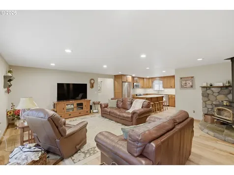 39692 Lacomb Drive Lebanon OR 97355