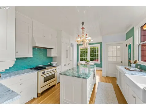1728 NE Stanton Street Portland OR 97212