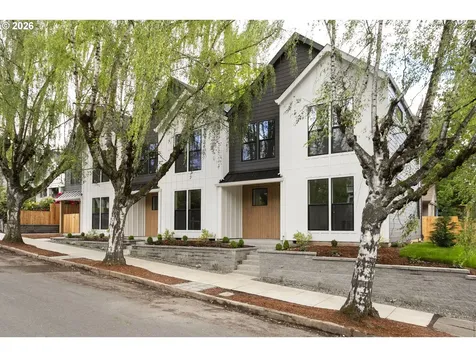 2922 SE Francis Street Portland OR 97202
