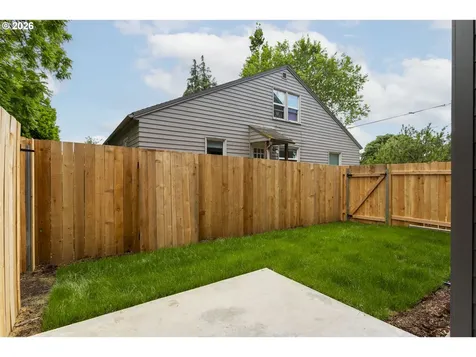2922 SE Francis Street Portland OR 97202