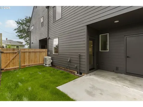 2922 SE Francis Street Portland OR 97202