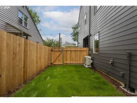 2922 SE Francis Street Portland OR 97202
