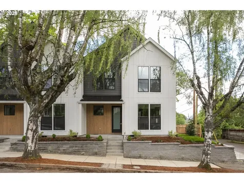 2922 SE Francis Street Portland OR 97202