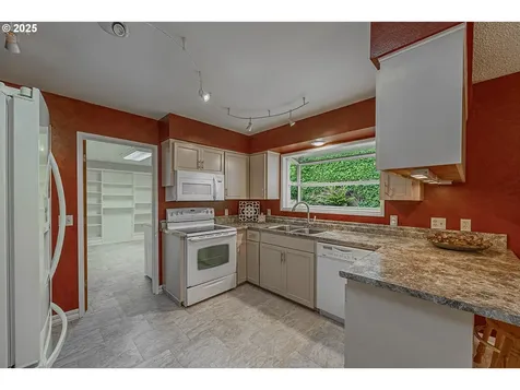 620 N 9th Street Coos Bay OR 97420