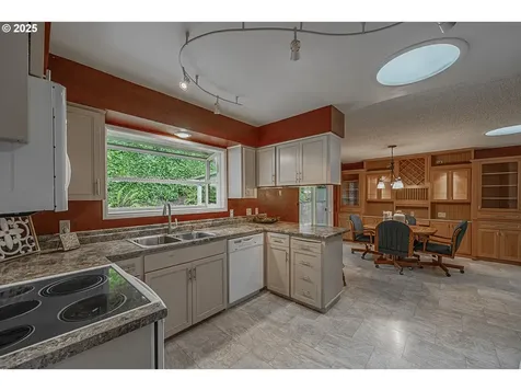 620 N 9th Street Coos Bay OR 97420
