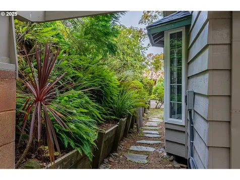 620 N 9th Street Coos Bay OR 97420