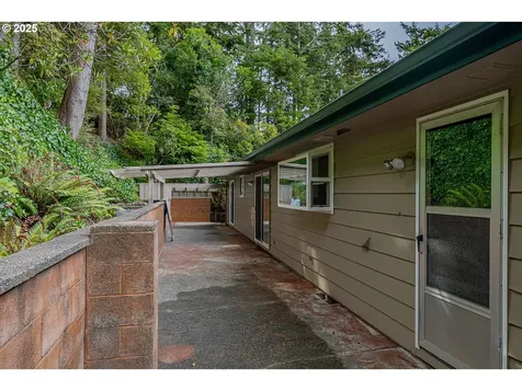 620 N 9th Street Coos Bay OR 97420