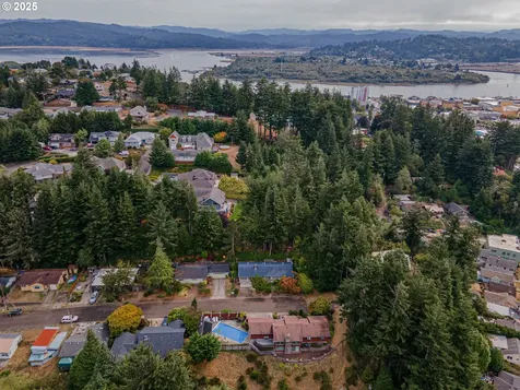 620 N 9th Street Coos Bay OR 97420