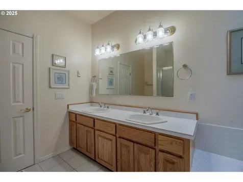 3190 NE Union Avenue Lincoln City OR 97367