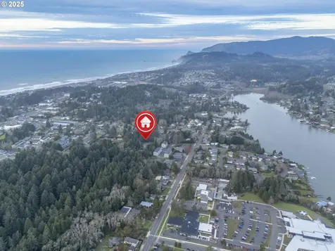 3190 NE Union Avenue Lincoln City OR 97367