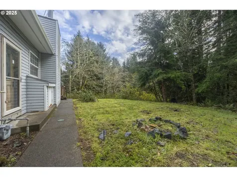 3190 NE Union Avenue Lincoln City OR 97367