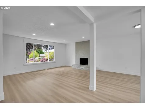 18839 NE Irving Court Portland OR 97230