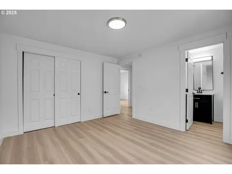 18839 NE Irving Court Portland OR 97230