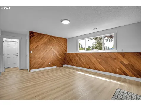 18839 NE Irving Court Portland OR 97230