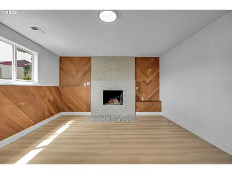 18839 NE Irving Court Portland OR 97230
