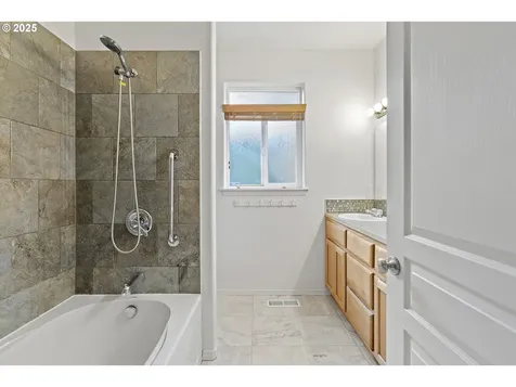 2812 NE 120th Avenue Vancouver WA 98682