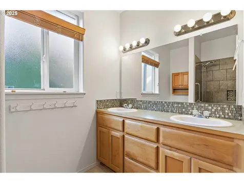 2812 NE 120th Avenue Vancouver WA 98682