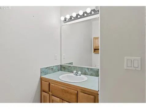 2812 NE 120th Avenue Vancouver WA 98682