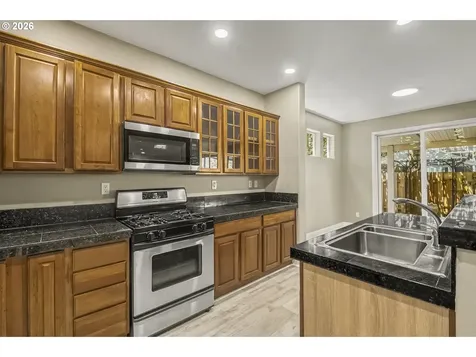 1011 SW 18th Way Troutdale OR 97060