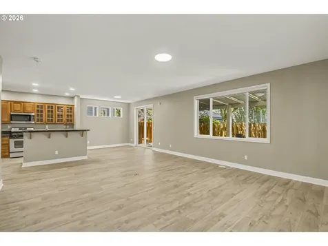 1011 SW 18th Way Troutdale OR 97060
