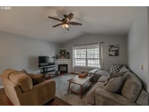1203 River Oak Road Independence OR 97351