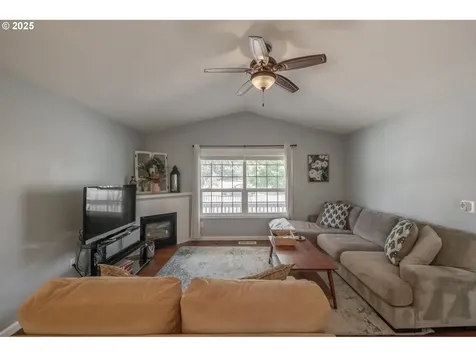 1203 River Oak Road Independence OR 97351