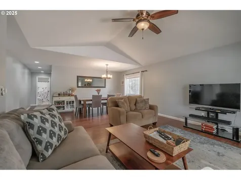 1203 River Oak Road Independence OR 97351