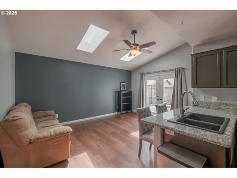 1203 River Oak Road Independence OR 97351