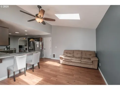 1203 River Oak Road Independence OR 97351