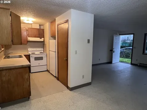 9818 SE Clackamas Road Clackamas OR 97015