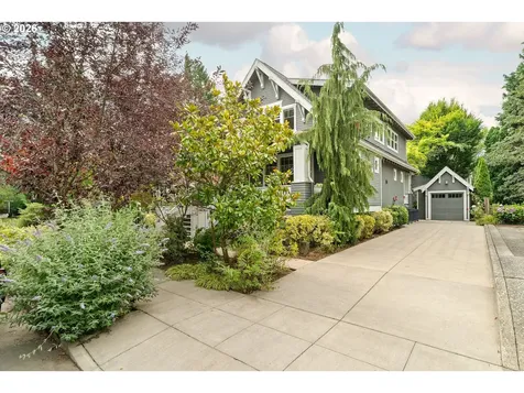 1212 SE Harney Street Portland OR 97202