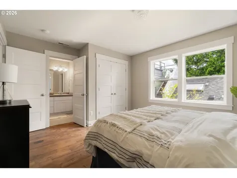 1212 SE Harney Street Portland OR 97202