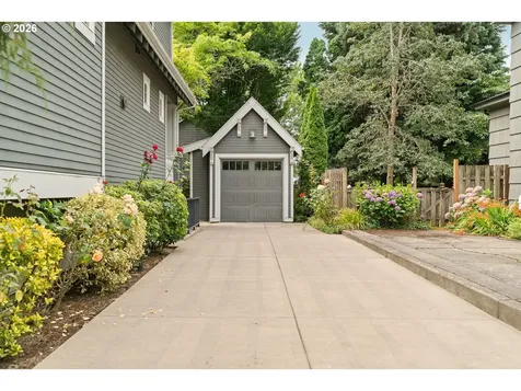 1212 SE Harney Street Portland OR 97202