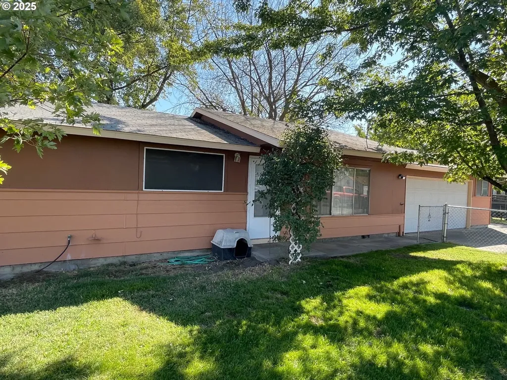 490 NW 3rd Street Hermiston OR 97838