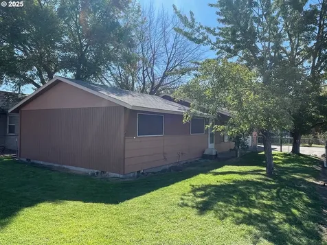 490 NW 3rd Street Hermiston OR 97838