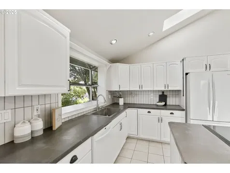 234 Sparks Drive Kelso WA 98626