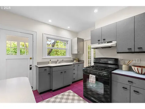 3243 NE 14th Avenue Portland OR 97212