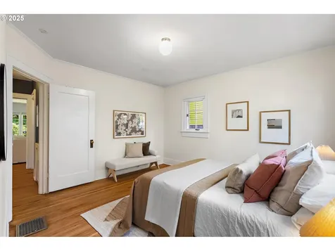 3243 NE 14th Avenue Portland OR 97212